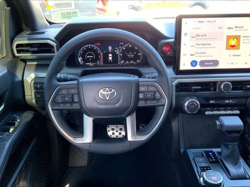 Used 2025 Toyota Tacoma TRD Sport image 6