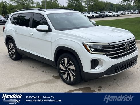 Used 2024 Volkswagen Atlas SE w/ Panoramic Sunroof Package FWD image 1