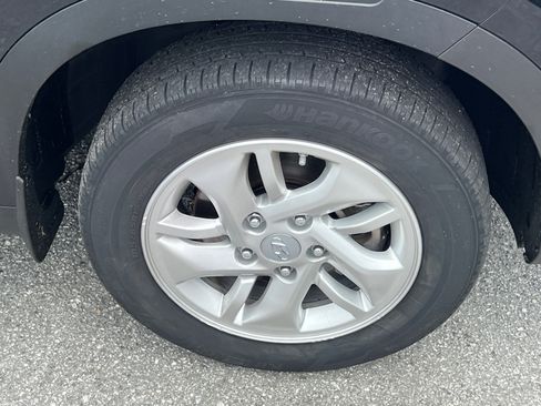 Certified 2022 Hyundai Venue SE FWD image 12