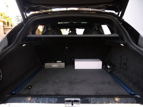 New 2026 Aston Martin DBX 707 image 25