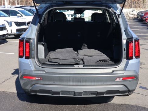 Used 2023 Kia Sorento S image 27