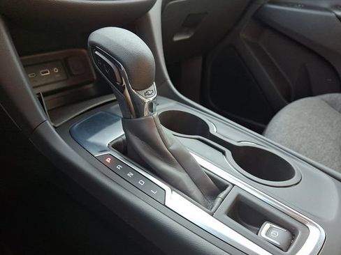 Used 2022 Chevrolet Equinox LT FWD image 14