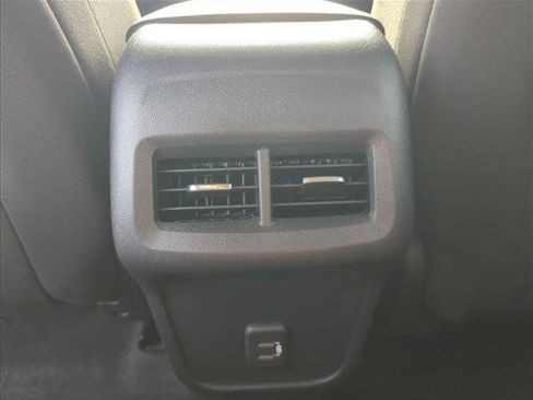 Used 2022 Chevrolet Equinox LT FWD image 16