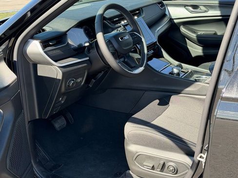 New 2026 Jeep Grand Cherokee Laredo X AWD/4WD image 10