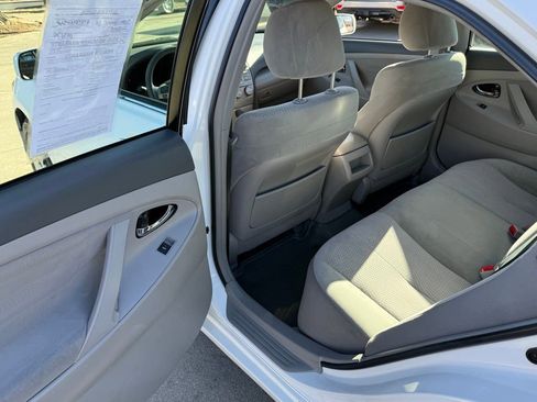 Used 2010 Toyota Camry image 10