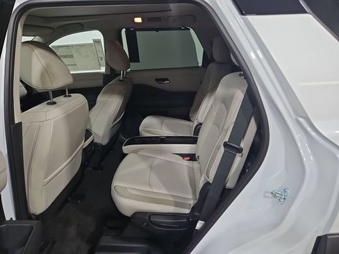 New 2026 Nissan Pathfinder SL w/ SL Premium Package AWD/4WD image 24