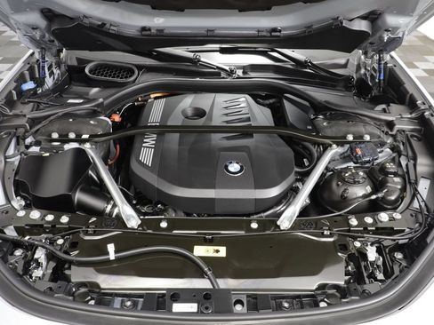Used 2026 BMW 750e xDrive w/ Autobahn Package AWD/4WD image 27
