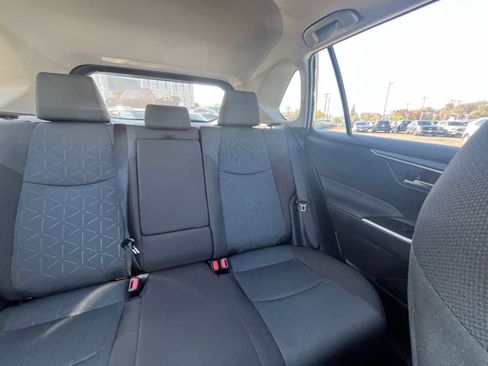 Used 2025 Toyota RAV4 XLE image 38