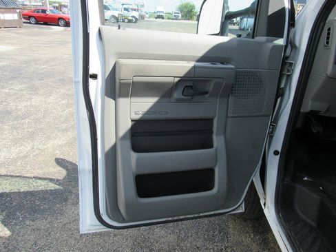 Used 2022 Ford E-350 and Econoline 350 Super Duty RWD image 21