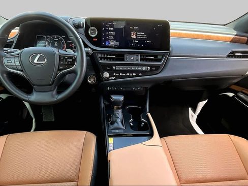 Used 2024 Lexus ES 350 w/ Premium Package FWD image 13