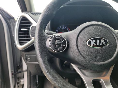 Used 2020 Kia Soul LX FWD image 15