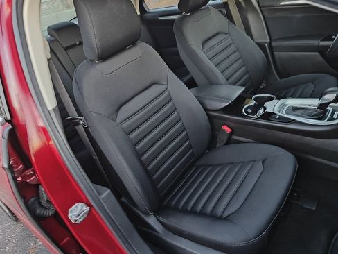 Used 2016 Ford Fusion SE image 14