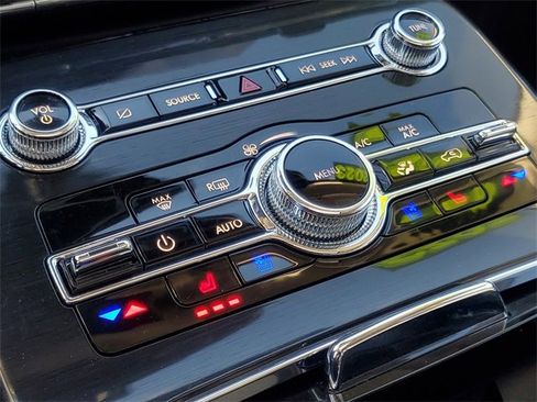 Certified 2023 Lincoln Nautilus Reserve image 24