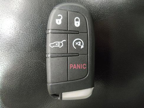 Used 2018 Jeep Grand Cherokee Limited AWD/4WD image 32