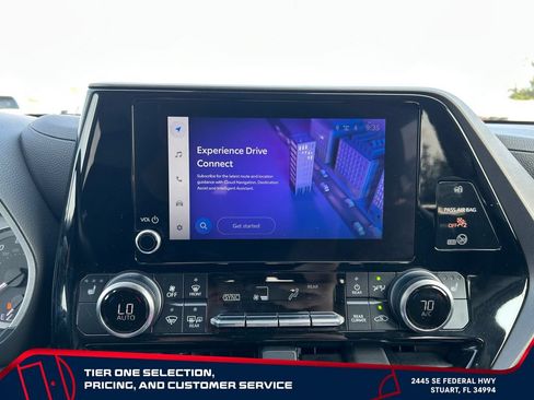 Used 2023 Toyota Highlander XLE FWD image 22
