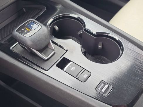 Certified 2021 Nissan Rogue SV w/ Premium Package FWD image 26