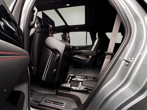 Used 2025 GMC Yukon AT4 Ultimate w/ LPO, Floor Liner Package AWD/4WD image 22