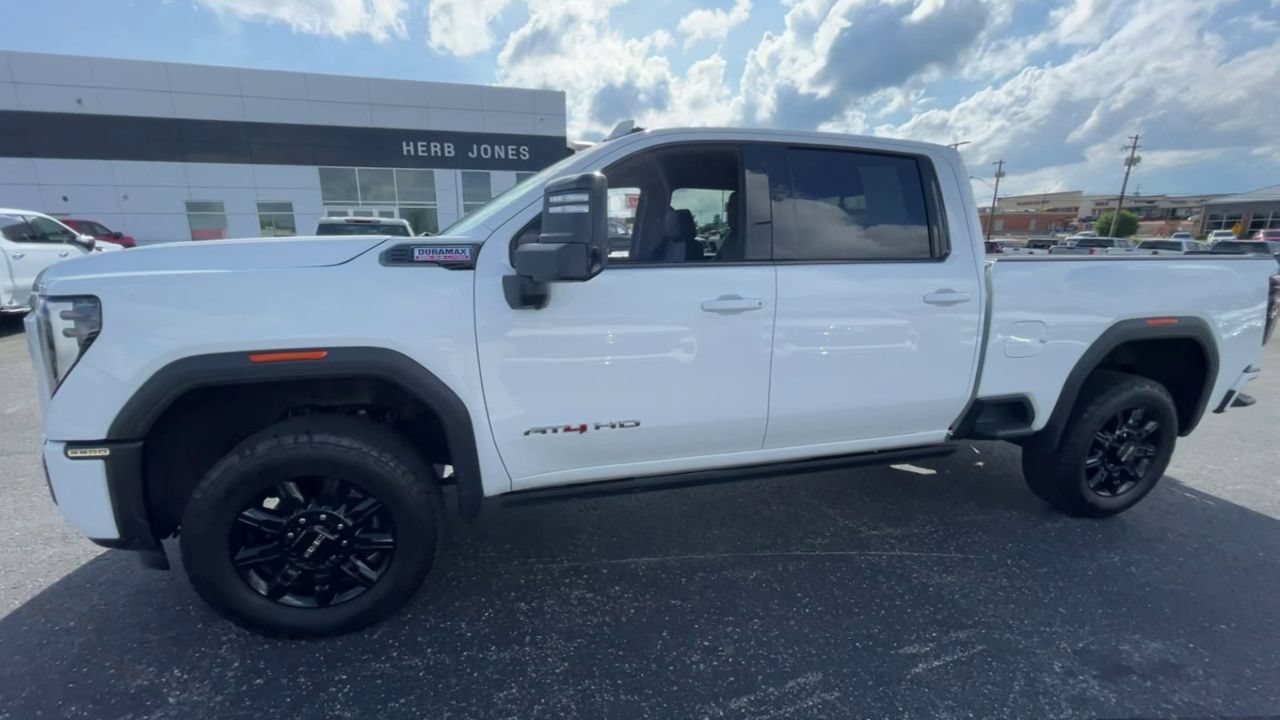 Used 2024 GMC Sierra 2500 AT4 w/ AT4 Premium Plus Package AWD/4WD image 4