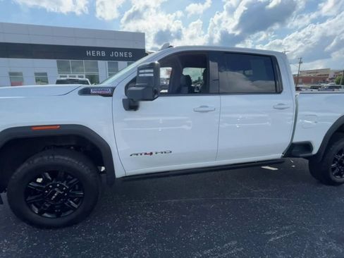Used 2024 GMC Sierra 2500 AT4 w/ AT4 Premium Plus Package AWD/4WD image 4