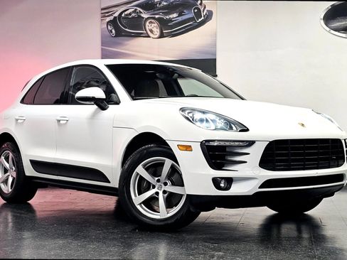 Used 2018 Porsche Macan Sport Edition AWD/4WD image 1