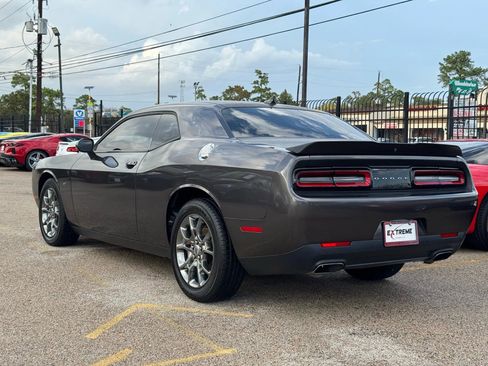 Used 2017 Dodge Challenger GT w/ Driver Convenience Group image 8