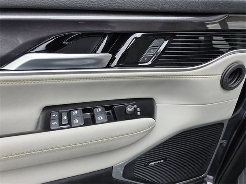 Used 2024 Jeep Wagoneer 4WD image 19