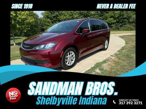 Used 2017 Chrysler Pacifica Touring FWD image 1