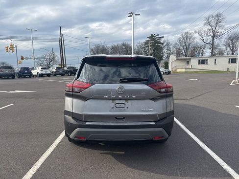 Used 2023 Nissan Rogue SV image 5
