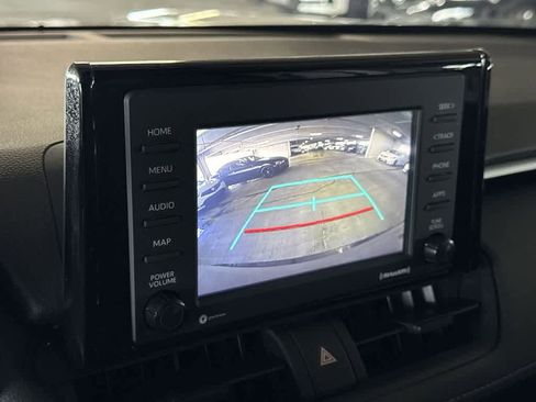 Used 2022 Toyota RAV4 XLE w/ Convenience Package image 19