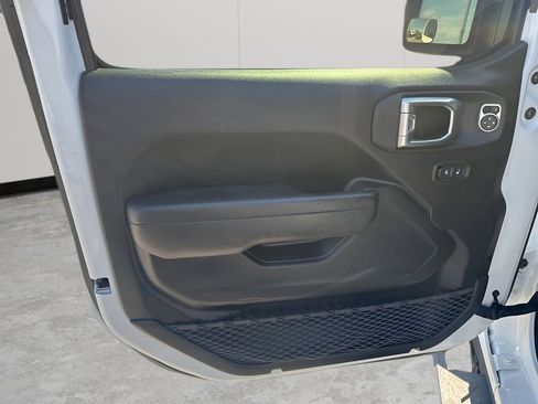 Used 2022 Jeep Wrangler Unlimited Sport AWD/4WD image 25