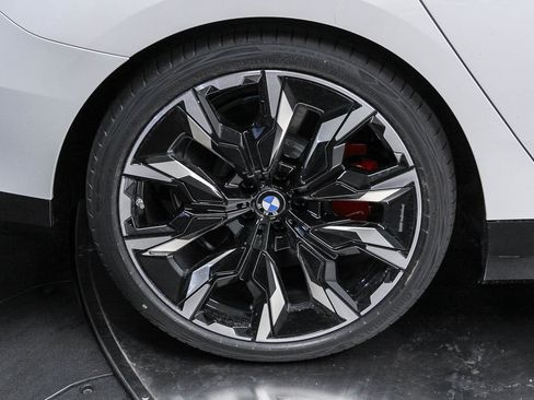 New 2026 BMW 550e xDrive AWD/4WD image 8