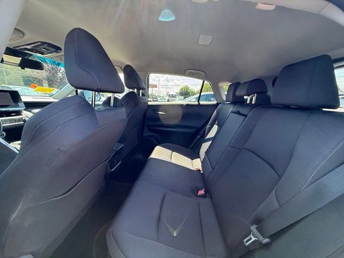 Used 2024 Toyota Venza LE AWD/4WD image 17
