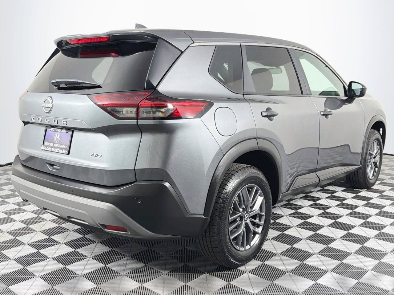 Used 2023 Nissan Rogue S AWD/4WD image 25
