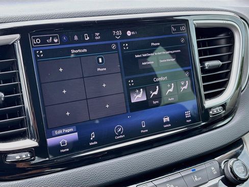 Used 2023 Chrysler Pacifica Touring-L FWD image 14