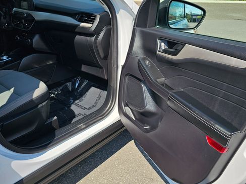 Used 2022 Ford Escape S image 25