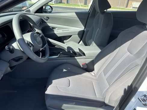 New 2026 Hyundai Elantra SE FWD image 19
