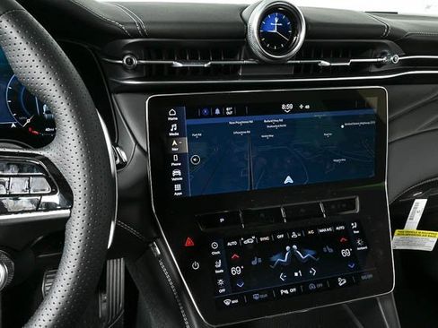 New 2025 Maserati Grecale Modena image 13