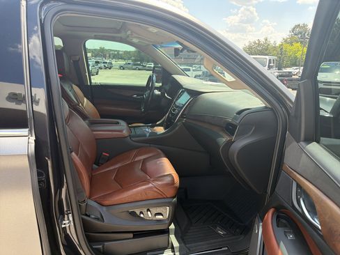 Used 2019 Cadillac Escalade Premium Luxury w/ LPO, Escalade Noir Package AWD/4WD image 20