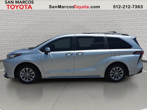 Used 2021 Toyota Sienna XLE FWD image 9