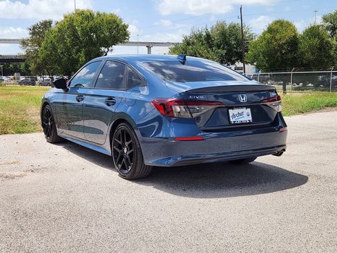 Used 2025 Honda Civic Sport image 4