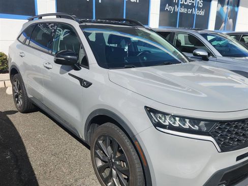 Used 2022 Kia Sorento X-Line EX image 2