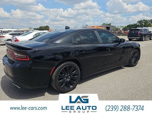 Used 2016 Dodge Charger SXT w/ Plus Group RWD image 3