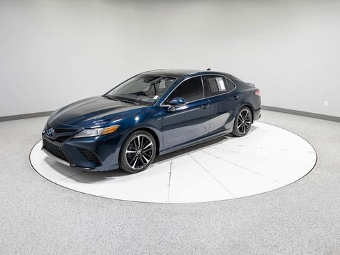 Used 2018 Toyota Camry XSE image 35