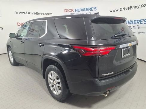Used 2022 Chevrolet Traverse LS image 4