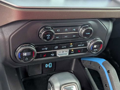 Used 2023 Ford Bronco Outer Banks image 19