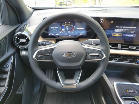 New 2026 Chevrolet Equinox ACTIV w/ Convenience Package III image 13