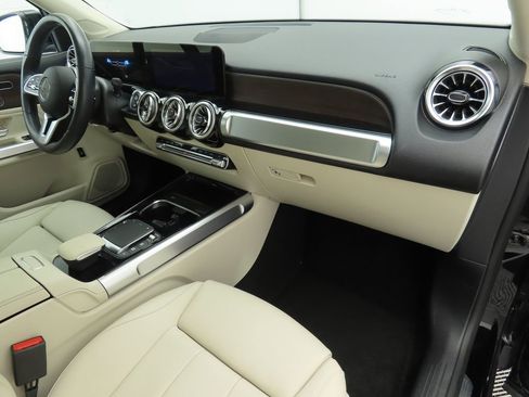 Certified 2023 Mercedes-Benz GLB 250 image 17