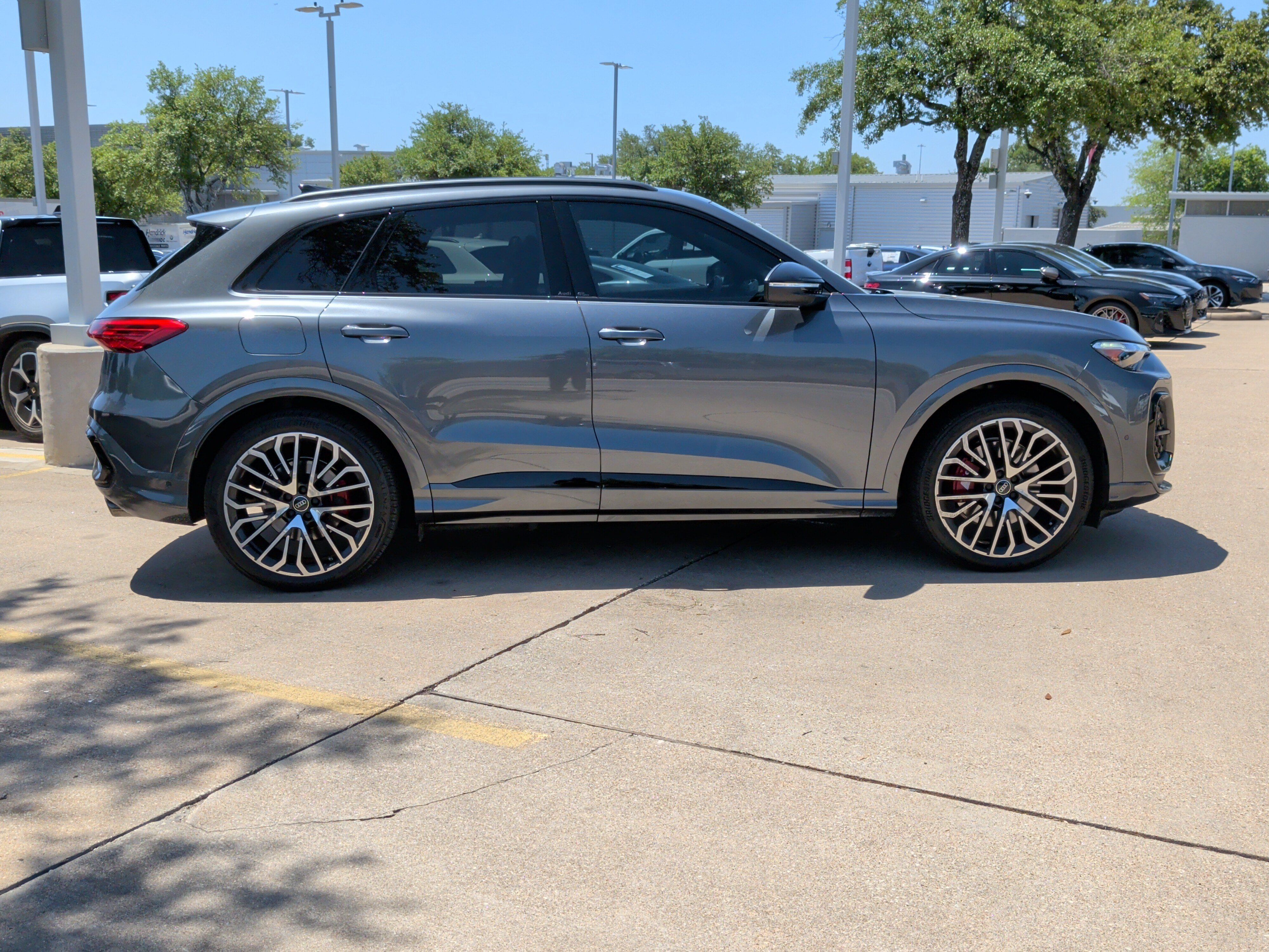 Certified 2025 Audi SQ5 Premium Plus AWD/4WD image 11