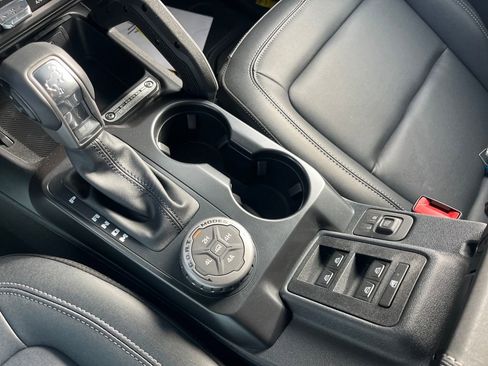 New 2025 Ford Bronco Badlands w/ Sasquatch Package image 13