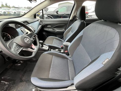 Used 2025 Nissan Versa SV FWD image 26